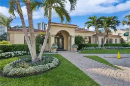 Picture of 7048 S Pelican Bay Blvd C-105, Naples, FL 34108