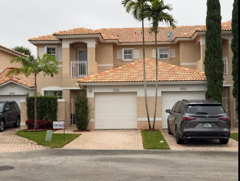 Picture of 17075 NW 22Nd St, Pembroke Pines FL 33028