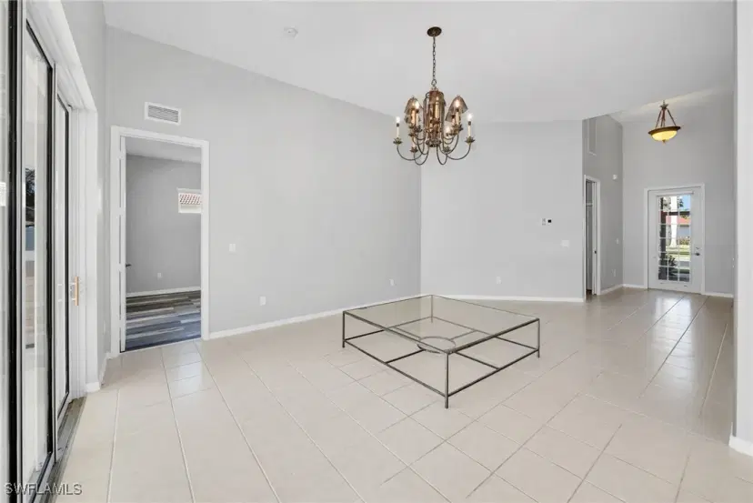 Picture of 1042 Jardin Dr, Naples FL 34104