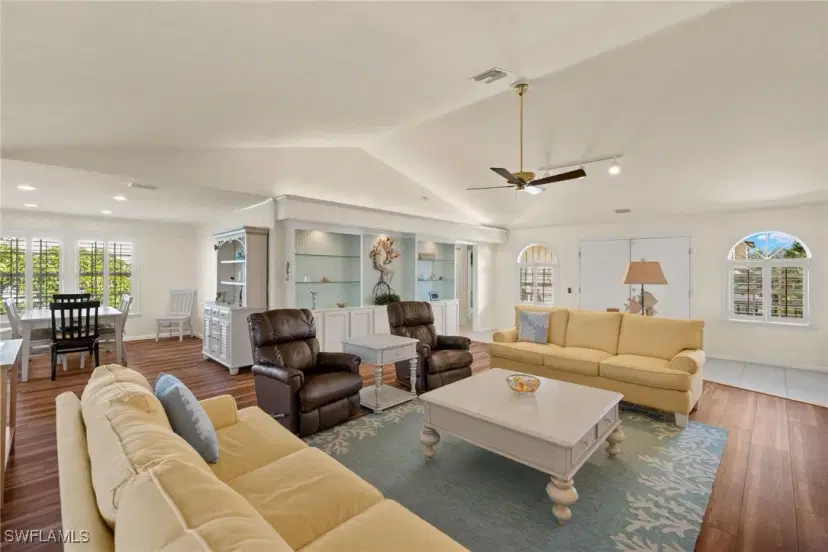 Picture of 9067 Mockingbird Dr, Sanibel FL 33957