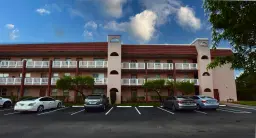 Picture of 9400 Sunrise Lakes Boulevard 105, Sunrise, FL 33322