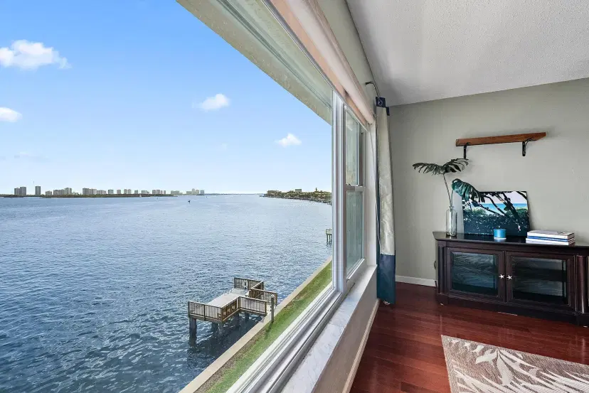 Picture of 52 Yacht Club Drive 405, North Palm Beach FL 33408