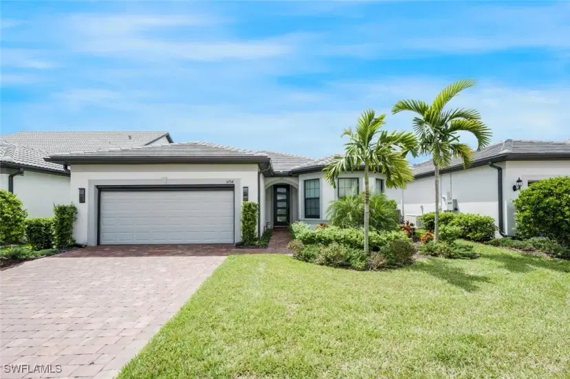 Picture of 6754 Pennyroyal Dr, Naples FL 34114