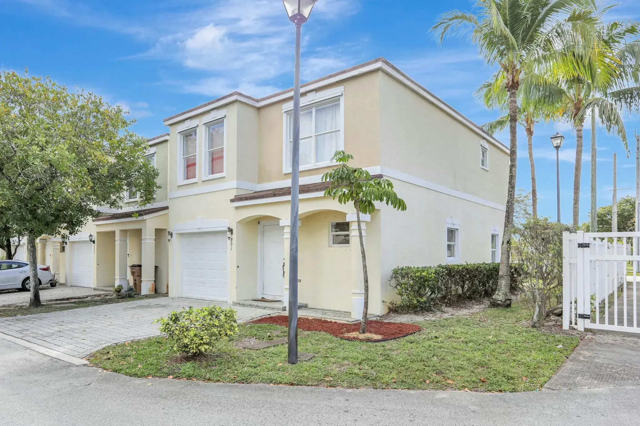 Picture of 901 SW 15Th Street, Deerfield Beach, FL 33441