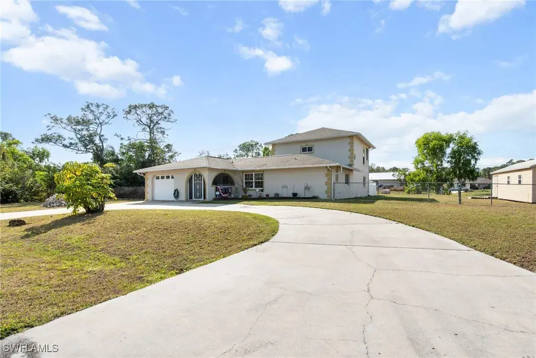 Picture of 201 Ivan Ave N, Lehigh Acres, FL 33971