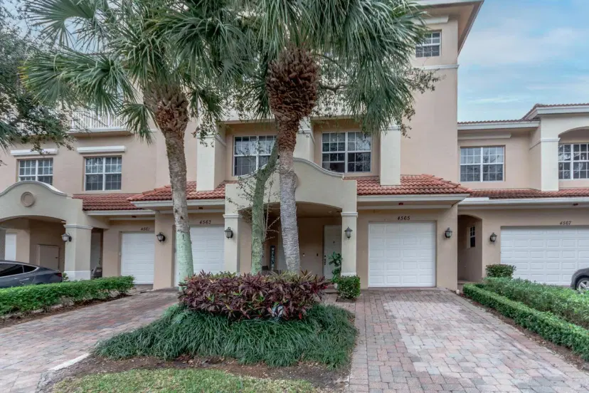 Picture of 4565 Artesa Way S, Palm Beach Gardens FL 33418