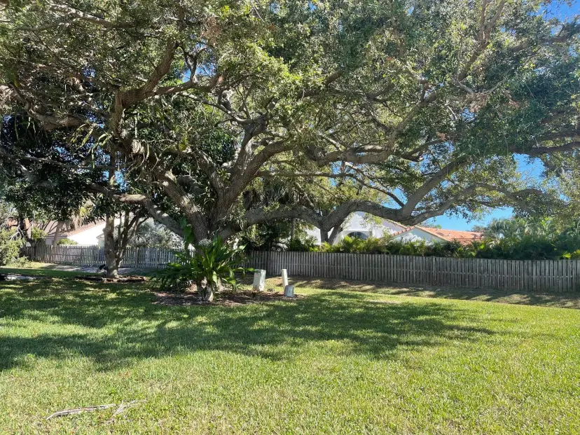 Picture of 10084 Meridian Way N # 2, Palm Beach Gardens FL 33410