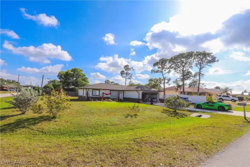 Picture of 18013 Phlox Dr, Fort Myers FL 33967