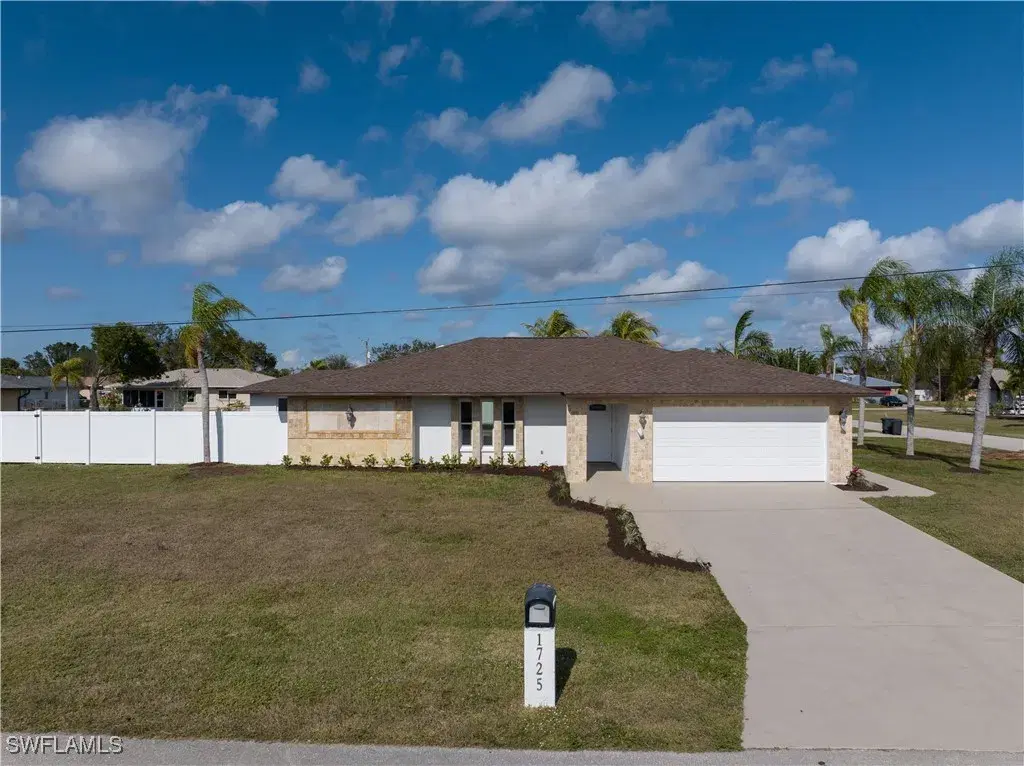 Picture of 1725 SE 3Rd St, Cape Coral, FL 33990