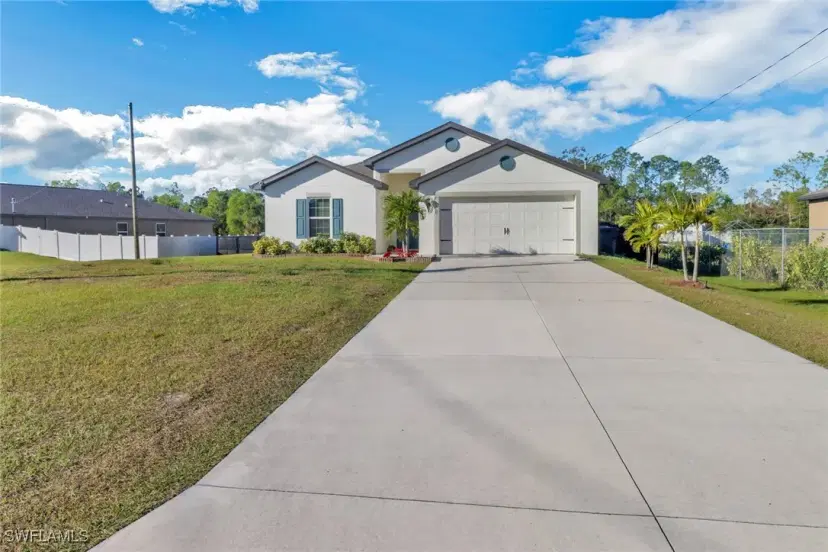 Picture of 860 Youngreen Dr, Fort Myers FL 33913