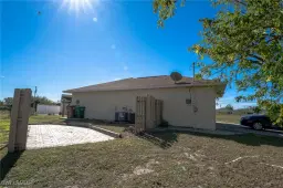 Picture of 1918 SW 13Th Ln, Cape Coral, FL 33991