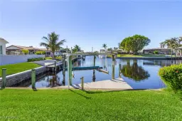 Picture of 1090 N Waterway Dr, Fort Myers, FL 33919