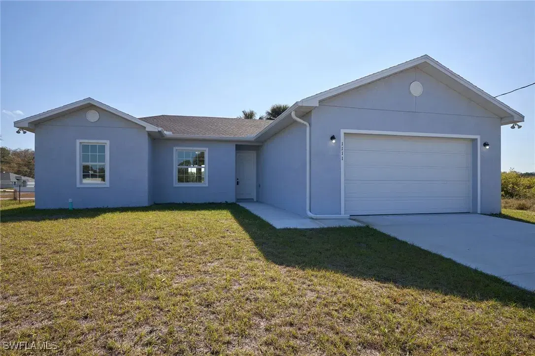 Picture of 1111 W Leader Ct, Labelle, FL 33935