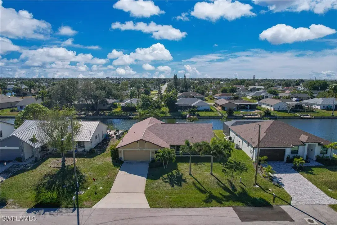 Picture of 2018 SE 6Th Ln, Cape Coral, FL 33990