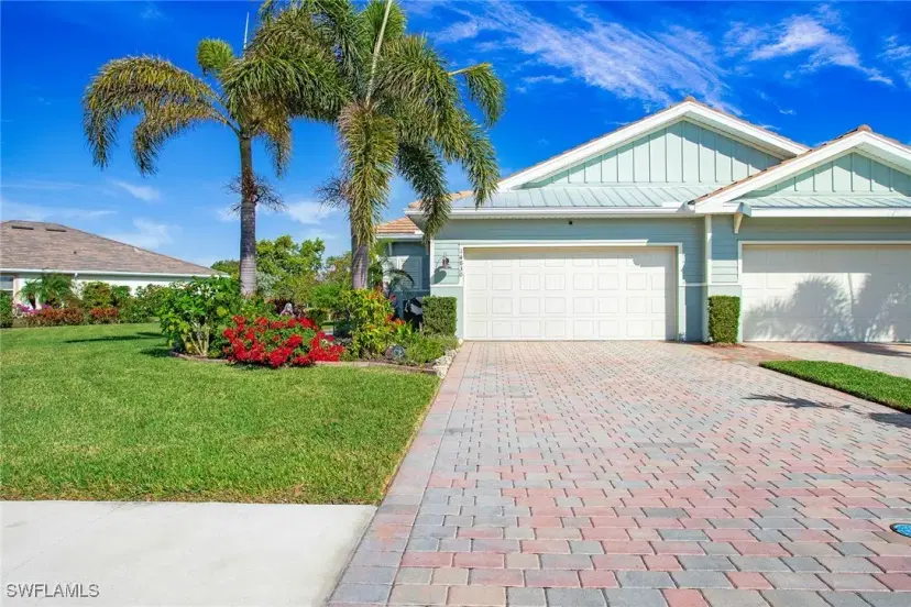 Picture of 14830 Edgewater Cir, Naples FL 34114