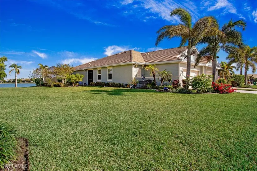 Picture of 14830 Edgewater Cir, Naples FL 34114