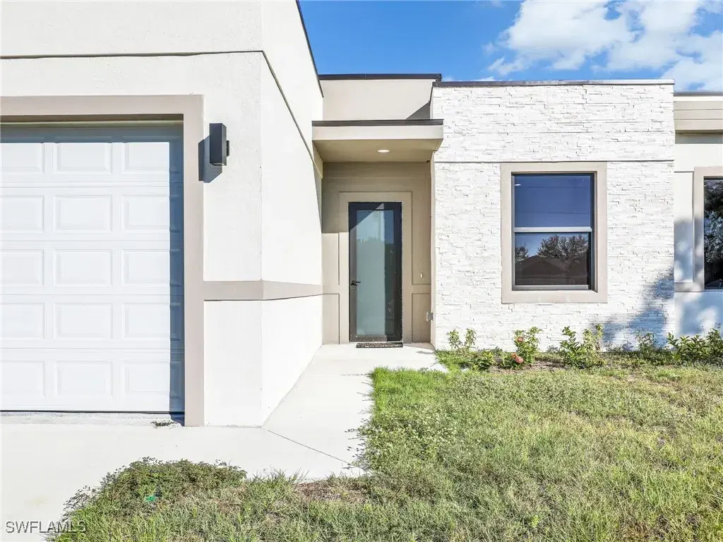 Picture of 1423 NW 20Th Ter, Cape Coral, FL 33993