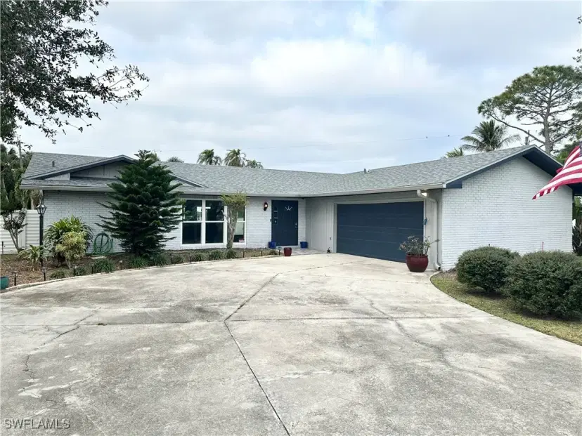 Picture of 522 Sanford Dr, Fort Myers FL 33919