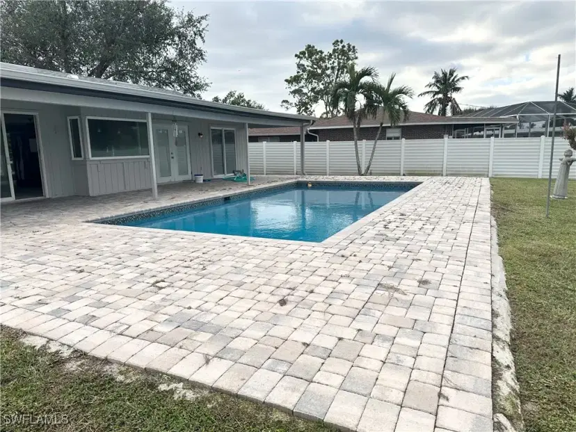 Picture of 522 Sanford Dr, Fort Myers FL 33919