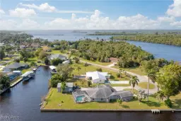 Picture of 336 Shore Dr, Fort Myers, FL 33905