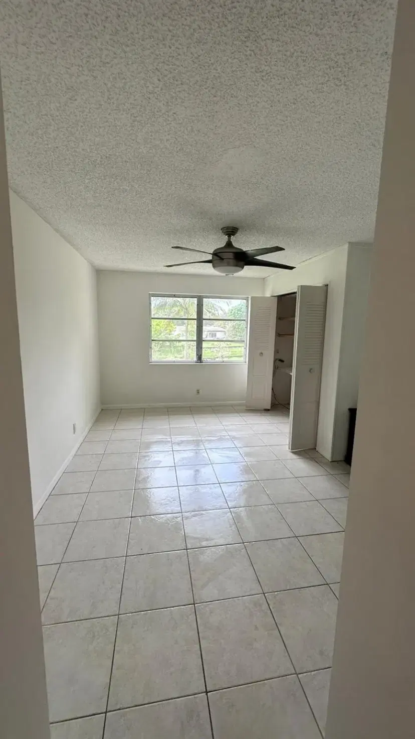 Picture of 2900 NW 46Th Ave 212, Lauderdale Lakes FL 33313