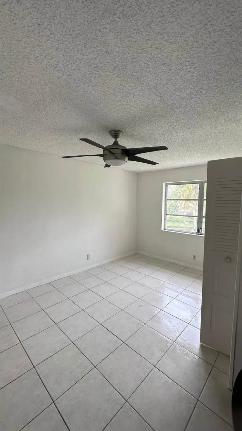 Picture of 2900 NW 46Th Ave 212, Lauderdale Lakes FL 33313