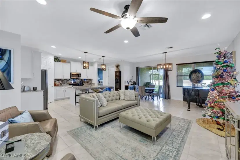 Picture of 3142 Birchin Ln, Fort Myers FL 33916