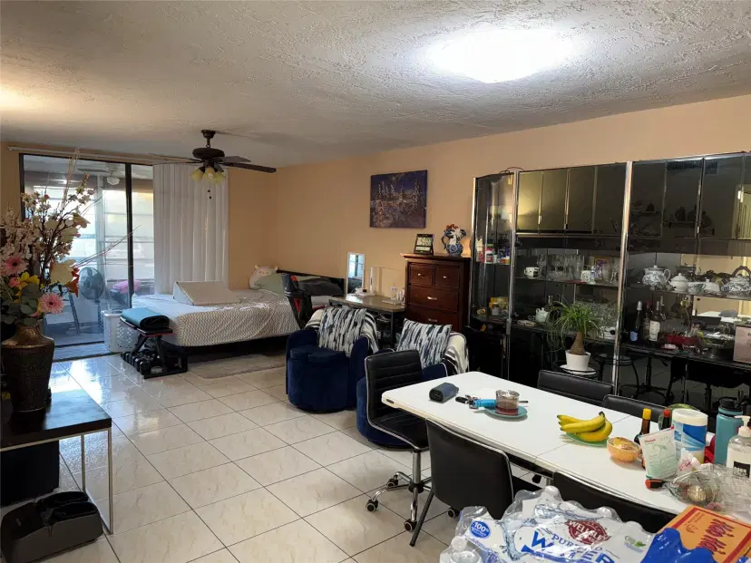 Picture of 2861 Somerset Dr 102, Lauderdale Lakes FL 33311