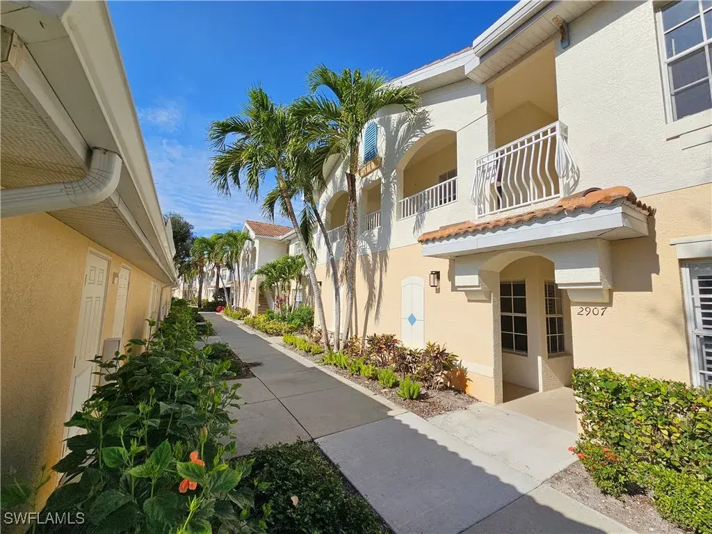 Picture of 3013 Driftwood Way 2907, Naples, FL 34109