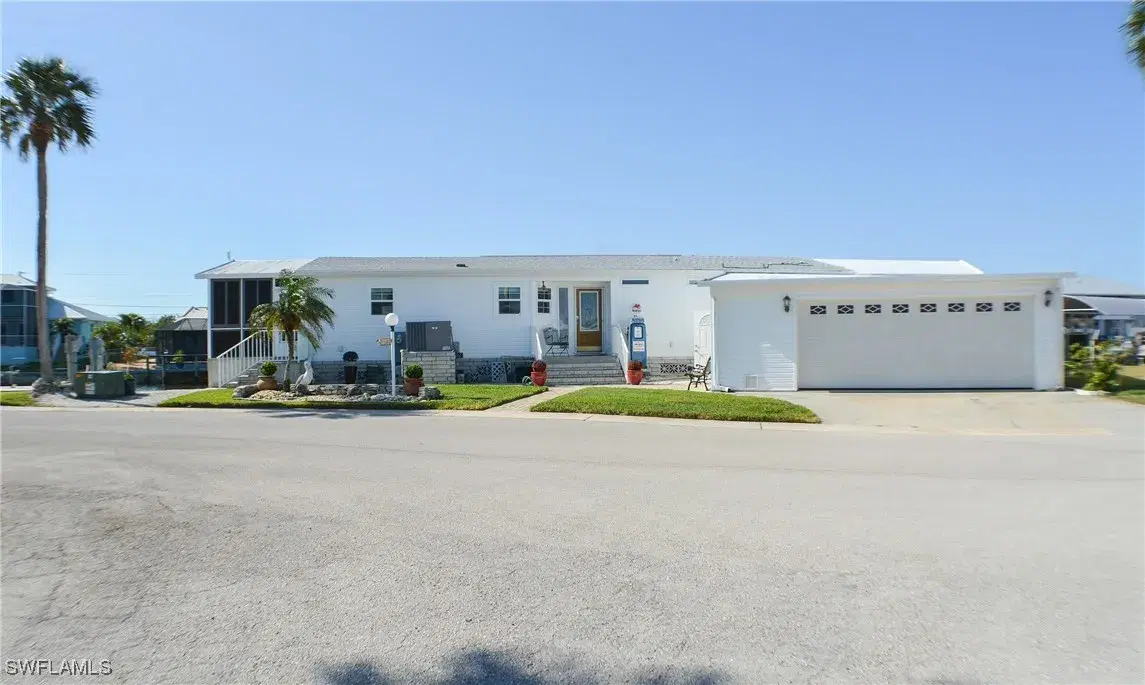 Picture of 11640 Dogwood Ln, Fort Myers Beach, FL 33931