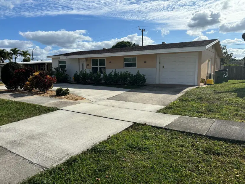 Picture of 325 Greenbrier Drive, Palm Springs FL 33461