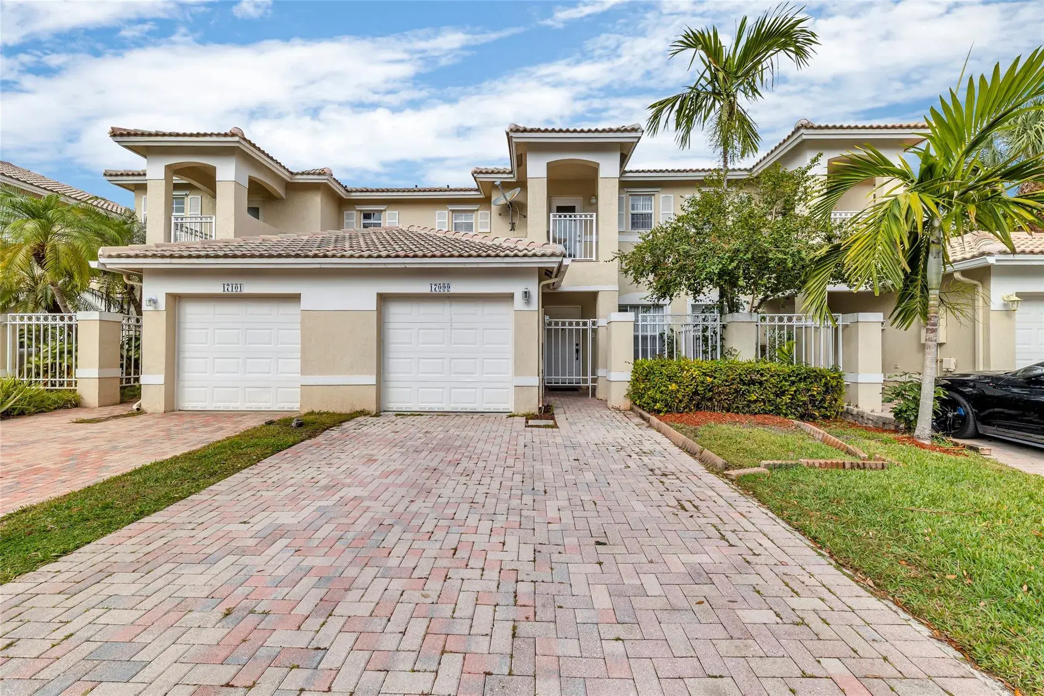 Picture of 17099 NW 23Rd St 17099, Pembroke Pines, FL 33028