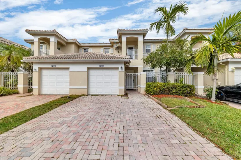 Picture of 17099 NW 23Rd St 17099, Pembroke Pines FL 33028