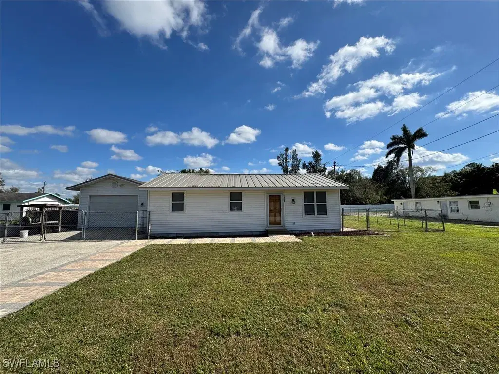 Picture of 2808 Garden St, North Fort Myers, FL 33917