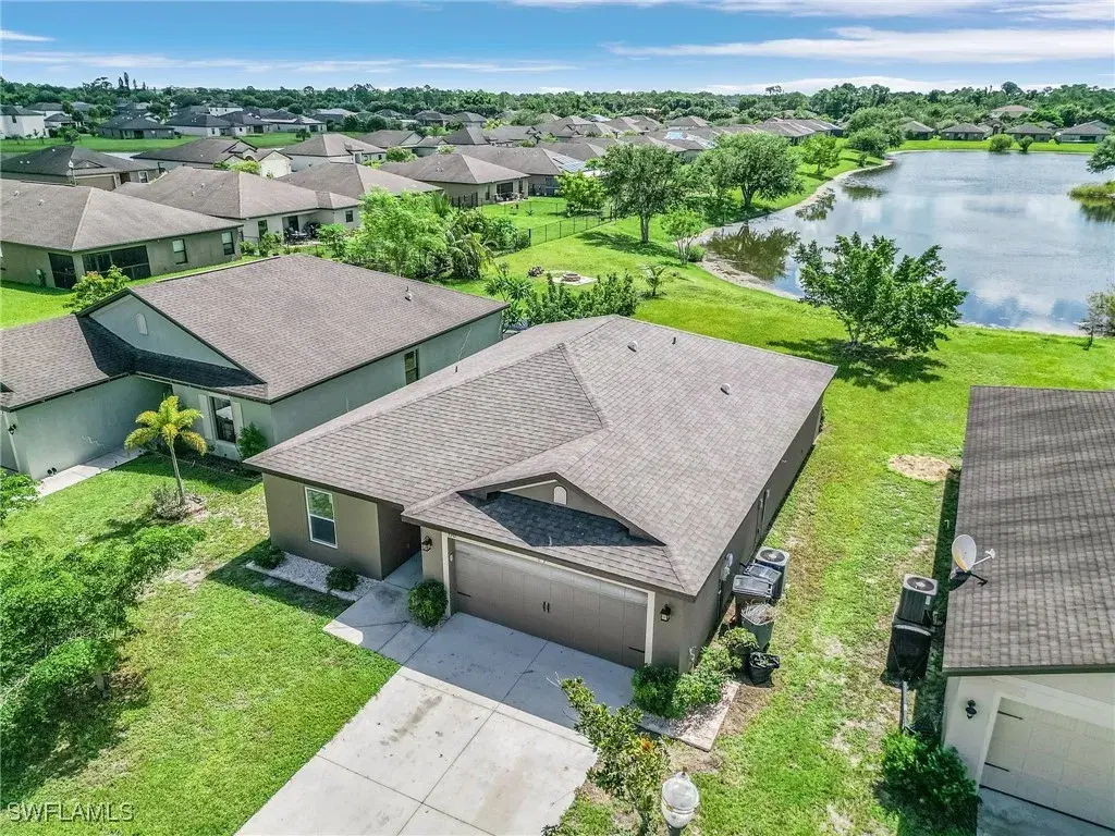 Picture of 390 Shadow Lakes Dr, Lehigh Acres, FL 33974