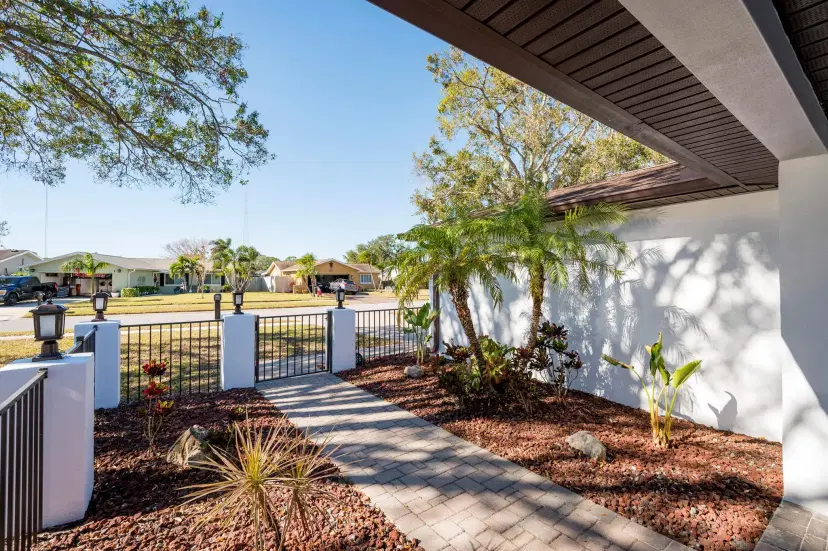 Picture of 8443 Denise Drive, Seminole FL 33777