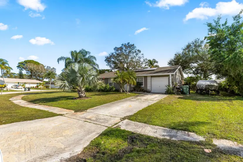 Picture of 382 NE Brasher Court, Port St Lucie FL 34983