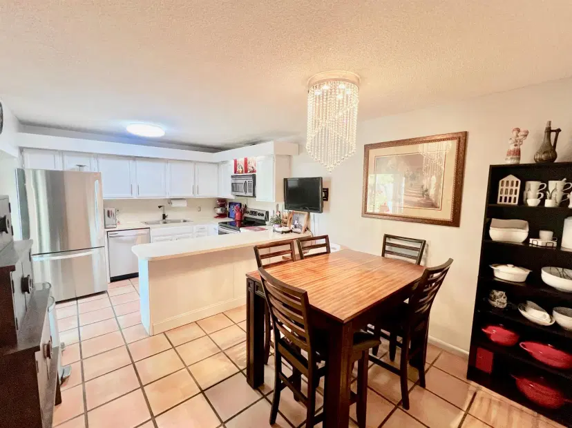 Picture of 330 E Waverly Place 8, Vero Beach FL 32960