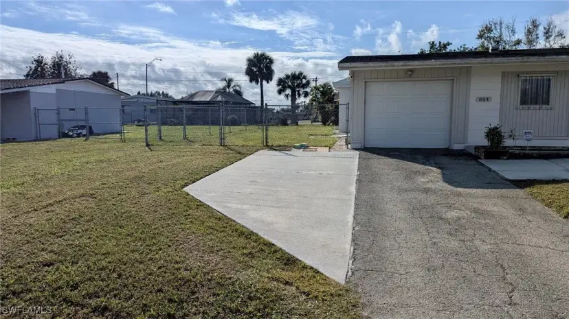 Picture of 804 Bougainvillea Rd E, Lehigh Acres FL 33936