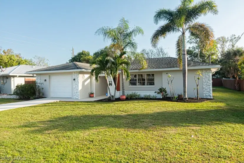 Picture of 1562 Alhambra Dr, Fort Myers FL 33901