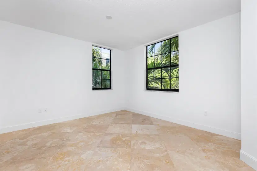 Picture of 630 S Sapodilla Avenue 316, West Palm Beach FL 33401