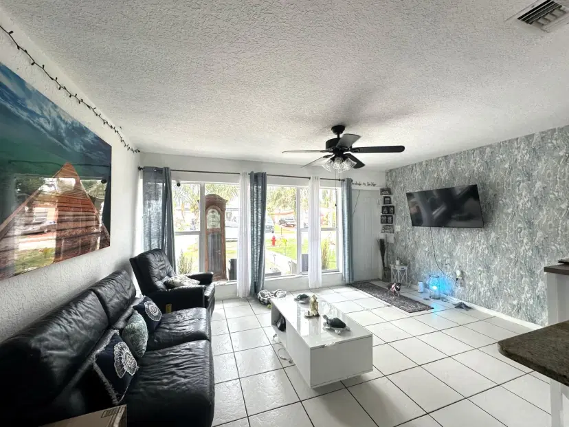 Picture of 578 Tallulah Rd, Lake Worth FL 33462