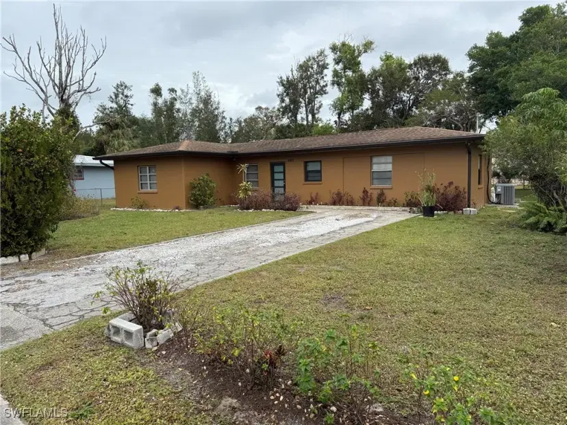 Picture of 2971 Montclaire Ave, Fort Myers FL 33901