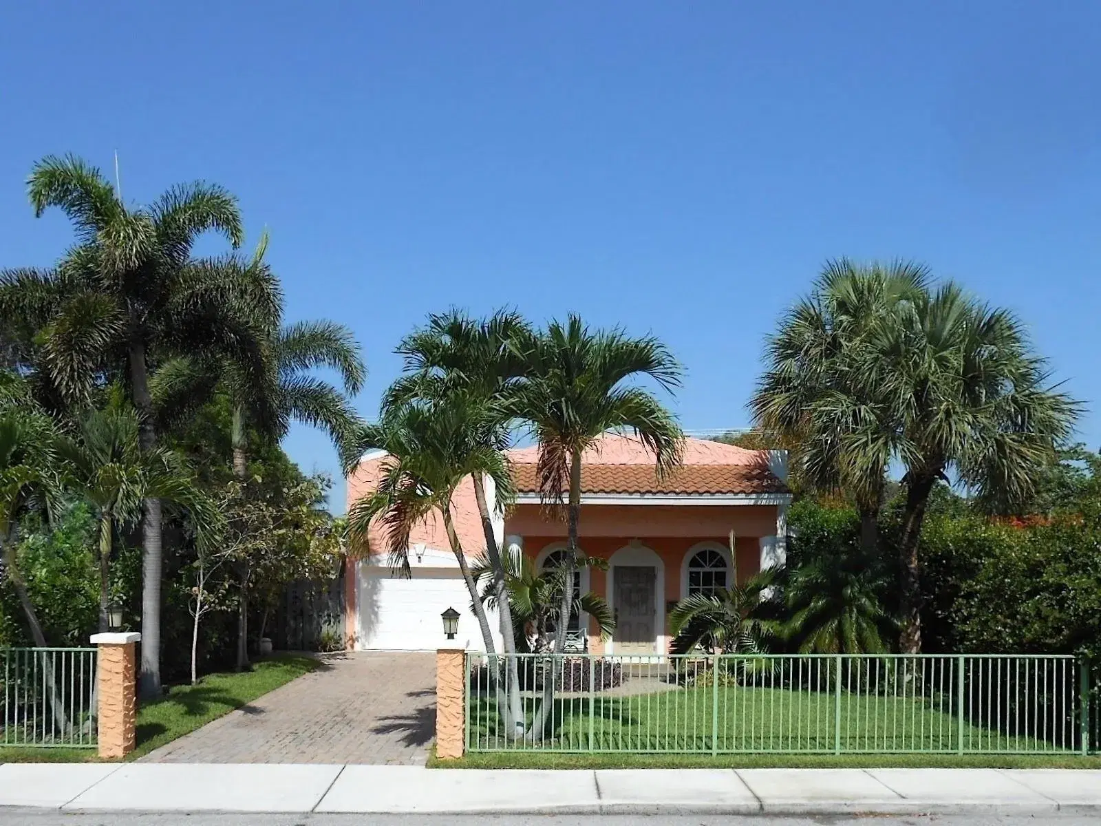 Picture of 213 S M St, Lake Worth Beach, FL 33460