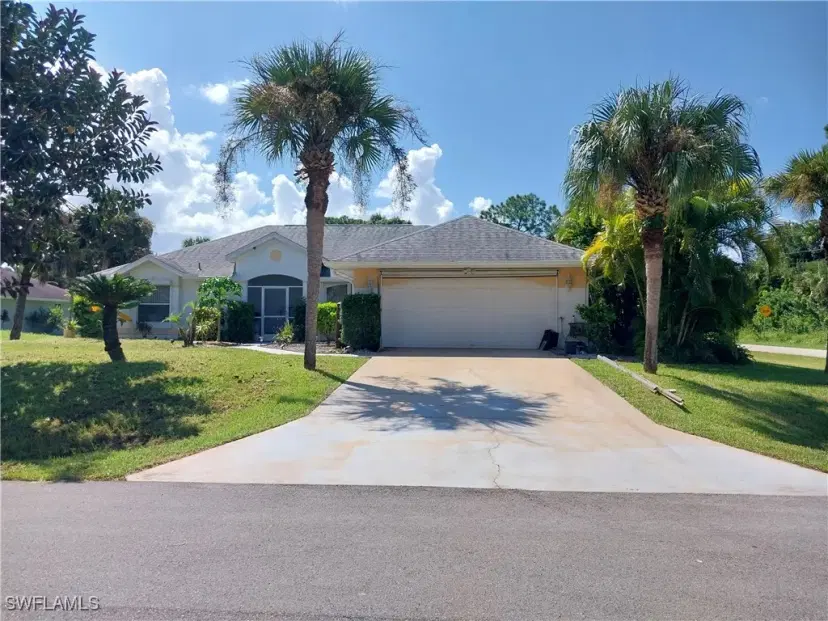 Picture of 425 Sheldon Ave, Lehigh Acres FL 33936