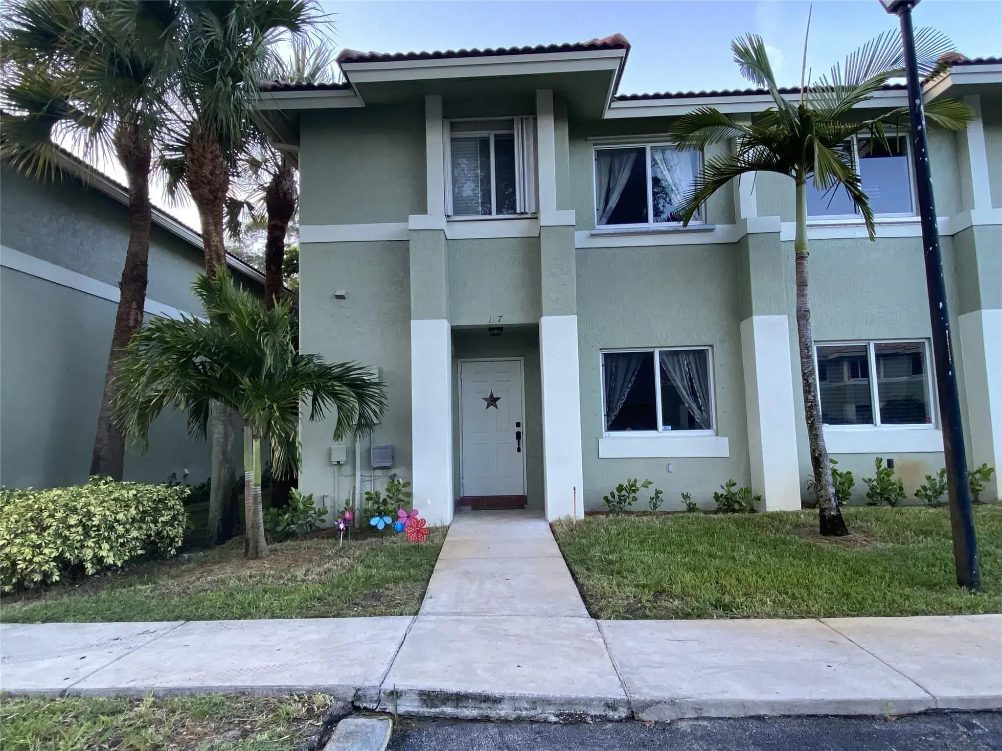 Picture of 127 Hidden Court Rd, Hollywood, FL 33023