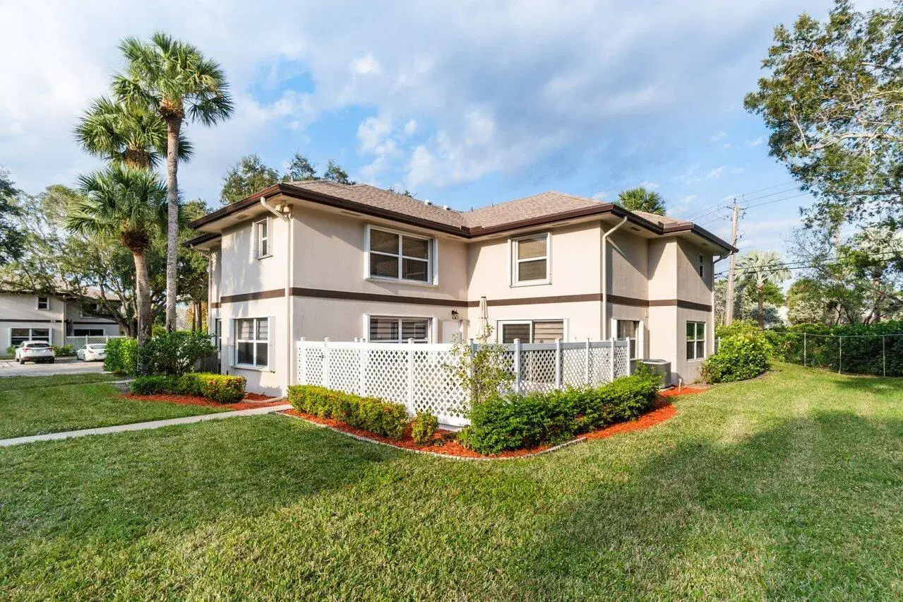 Picture of 2 Amherst Court C, Royal Palm Beach, FL 33411