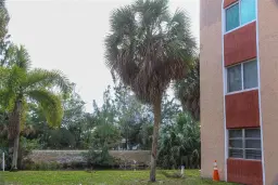 Picture of 8220 SW 24Th St 4114, North Lauderdale, FL 33068