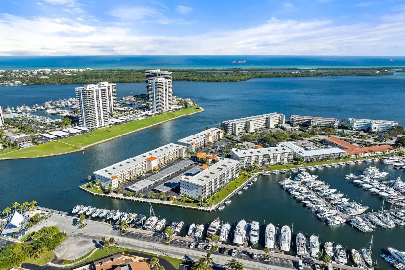 Picture of 21 Yacht Club Drive 204, North Palm Beach FL 33408