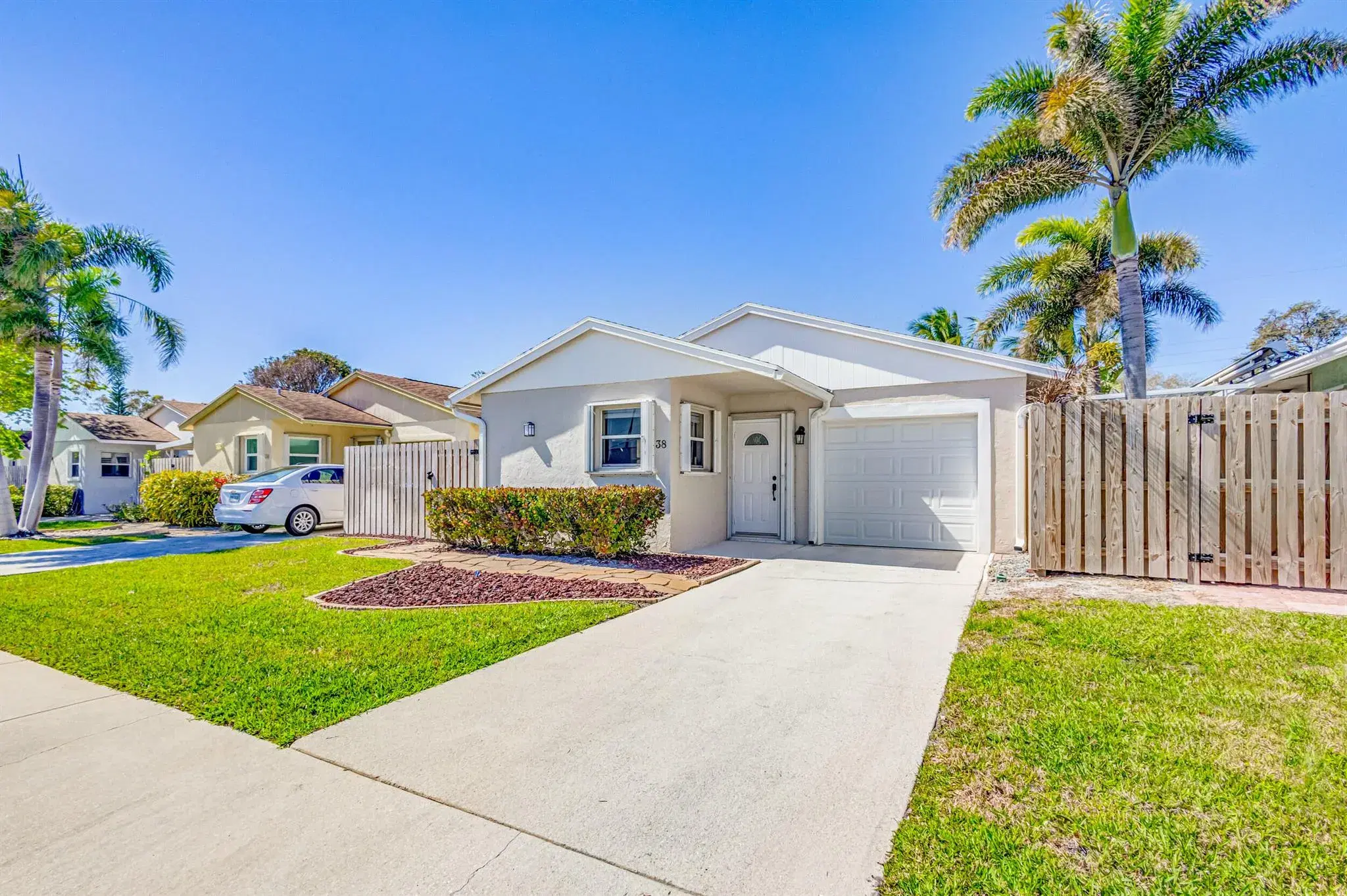 Picture of 141 E Riverside Drive 38, Jupiter, FL 33469